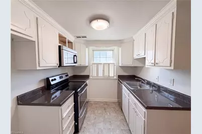 2902 Saint Marks Road #E, Winston-Salem, NC 27103 - Photo 2