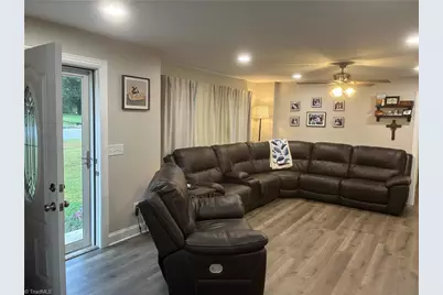 417 S Main Street, Dobson, NC 27017 - Photo 4
