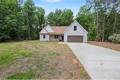 125 City Line Drive, Thomasville, NC 27360 - Photo 2