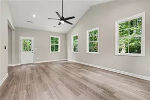 125 City Line Dr, Thomasville, NC 27360 - Photo 12