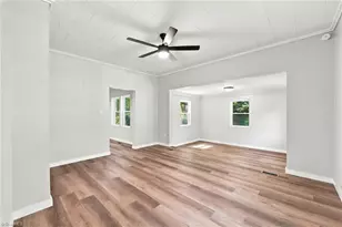 1108 Hawthorne Ln, Burlington, NC 27215 - Photo 8