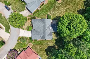 7 Brandywine Cir, Greensboro, NC 27409 - Photo 32