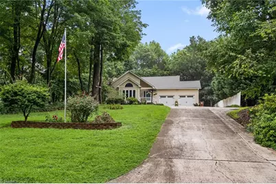 127 Woodtree Lane, Winston-Salem, NC 27107 - Photo 4