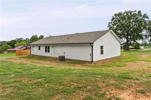 1013 Blue Dan Ln, Yadkinville, NC 27055 - Photo 44
