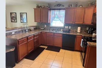 [Address not provided], Greensboro, NC 27406 - Photo 4