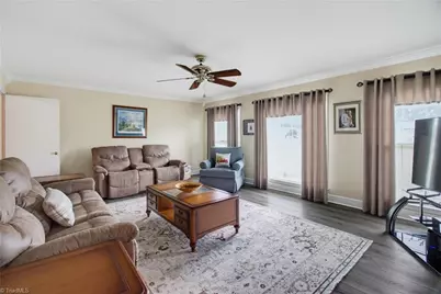 4264 High Point Road, Winston-Salem, NC 27107 - Photo 8