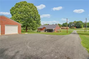 4264 High Point Rd, Winston-Salem, NC 27107 - Photo 30