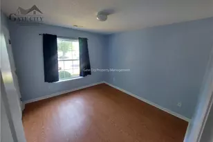 905 Hanahan Ct, Greensboro, NC 27409 - Photo 6