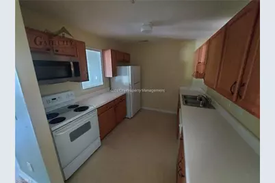905 Hanahan Court #B, Greensboro, NC 27409 - Photo 2