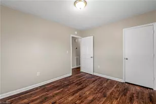 2210 E Market St, Greensboro, NC 27401 - Photo 10