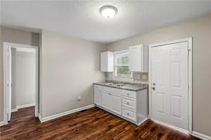 2210 E Market St, Greensboro, NC 27401 - Photo 16