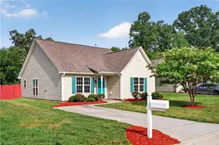 1575 Farningham Ln, Burlington, NC 27215 - Photo 1
