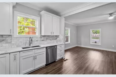 805 Bennett Street, Greensboro, NC 27406 - Photo 8