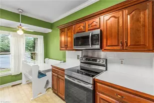 1700 Polo Oaks Ct, Winston-Salem, NC 27106 - Photo 10