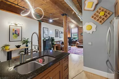 836 Oak Street #306, Winston-Salem, NC 27101 - Photo 10