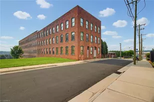 836 Oak St, Winston-Salem, NC 27101 - Photo 2