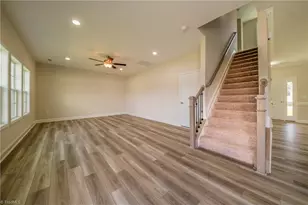 3719 Contimental Sq, Kernersville, NC 27284 - Photo 10