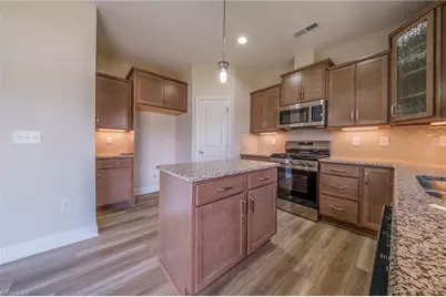 3719 Contimental Square, Kernersville, NC 27284 - Photo 6
