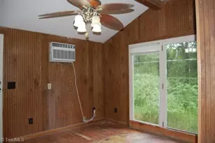 156 S Snider St, Denton, NC 27239 - Photo 32