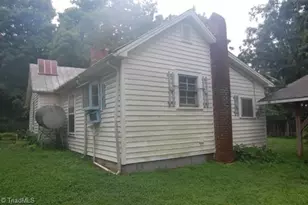 156 S Snider St, Denton, NC 27239 - Photo 4