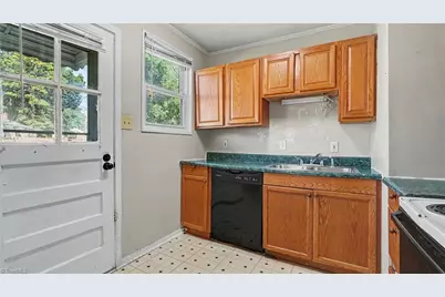 519 Overlook Street, Greensboro, NC 27403 - Photo 14