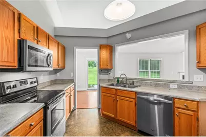 155 Monroe Street, Winston-Salem, NC 27104 - Photo 10