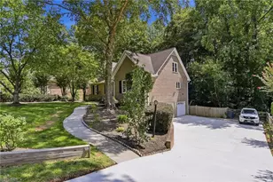 5009 Meadow Hill Ct, Winston-Salem, NC 27106 - Photo 6