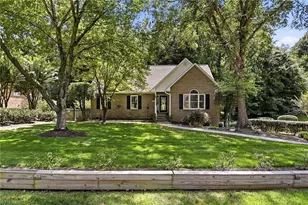 5009 Meadow Hill Ct, Winston-Salem, NC 27106 - Photo 2