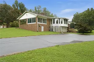 399 Wildwood Ln, Winston-Salem, NC 27107 - Photo 42