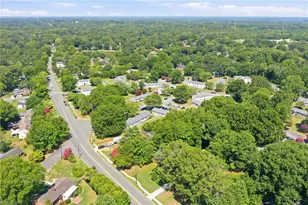 1300 Warwick Dr, Burlington, NC 27215 - Photo 24