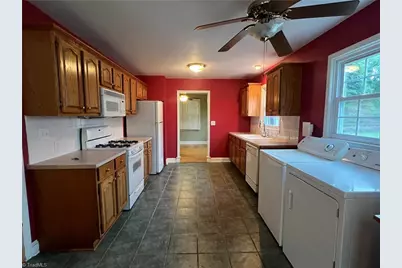 307 Carolina Circle, Winston-Salem, NC 27104 - Photo 6