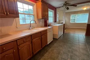 307 Carolina Cir, Winston-Salem, NC 27104 - Photo 8