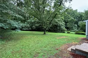 1332 Calvert Dr, Winston-Salem, NC 27107 - Photo 12