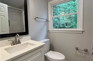 1332 Calvert Dr, Winston-Salem, NC 27107 - Photo 6
