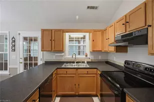 6051 Summer Trace Ln, Winston-Salem, NC 27105 - Photo 10