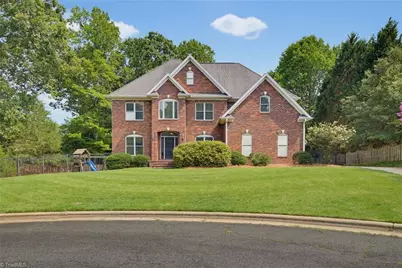 4 Willow Oak Court, Greensboro, NC 27408 - Photo 2