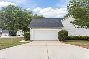 5303 Carriage Woods Dr, Browns Summit, NC 27214 - Photo 2