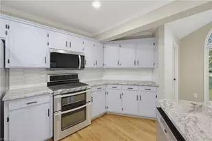 992 Lake Forest Ct, Eden, NC 27288 - Photo 12