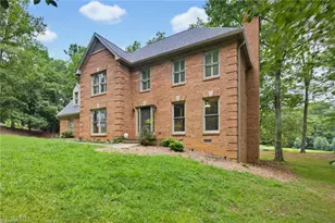 992 Lake Forest Ct, Eden, NC 27288 - Photo 2