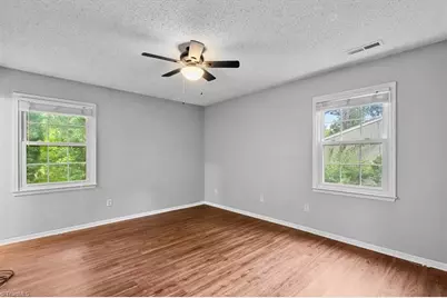 2004 Cottage Place, Greensboro, NC 27455 - Photo 18