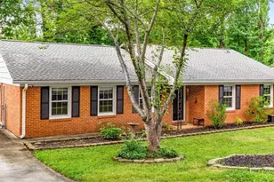 2004 Cottage Pl, Greensboro, NC 27455 - Photo 2