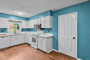 2004 Cottage Pl, Greensboro, NC 27455 - Photo 12