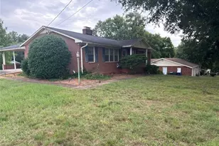 2631 Creekwood Dr, Winston-Salem, NC 27103 - Photo 2