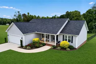 839 Parkland Rd, Reidsville, NC 27320 - Photo 2