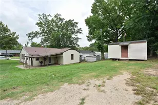 500 Clover Dr, High Point, NC 27262 - Photo 1