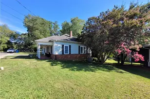 319 Hay St, Mount Airy, NC 27030 - Photo 2