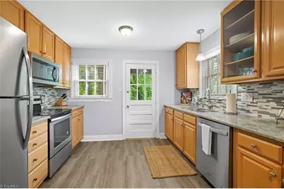 317 Crafton Street, Winston-Salem, NC 27103 - Photo 6