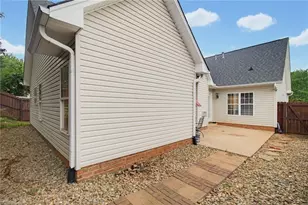 5917 Kenville Green Cir, Kernersville, NC 27284 - Photo 26
