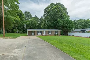 389 Chaney Rd, Asheboro, NC 27205 - Photo 2