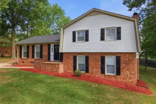 2404 Dulaire Rd, Greensboro, NC 27407 - Photo 2